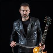 Insegnante di chitarra da circa 10 anni, non ci sono limiti di eta, chitarra elettrica o acustica