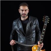 Insegnante di chitarra da circa 10 anni, non ci sono limiti di eta, chitarra elettrica o acustica