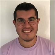 Insegnante per aiuto compiti per studenti di scuole elementari e medie