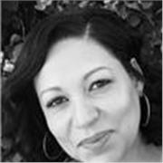 I am a native English speaker with 5 years of online teaching experience. (Experience in video and audio classes)