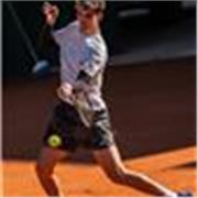 Profe de tenis con pasado competitivo: clases desde iniciación hasta alto rendimiento