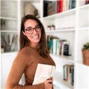 Pedagogista esperta in apprendimento offre aiuto compiti