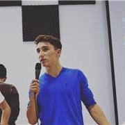 Studente di medicina e chirurgia. Impartisco lezioni di biologia per la preparazione ai test d’ingresso e per scuola superiore