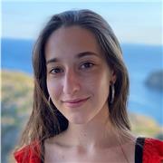 Doy clases adaptadas al nivel de cada persona, con paciencia y empatía, para asegurar una aprendizaje eficiente.