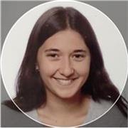 Persona recién graduada en el Grado de Educación Infantil que quiere dar clases online o presencial a niños/as de Primaria.