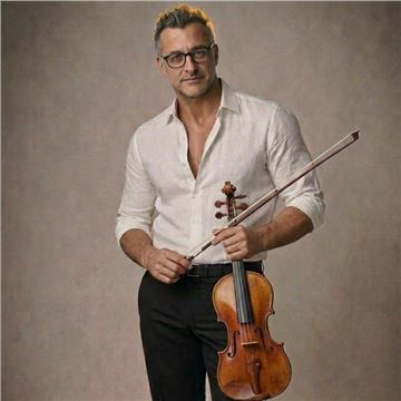 Violinista laureato e docente nella scuola sec di I grado impartisce lezioni di musica