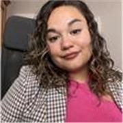 Orientadora Educativa que ofrece apoyo a todos los niveles.