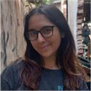 Profesora de alemán imparte clases a personas de todas las edades y niveles