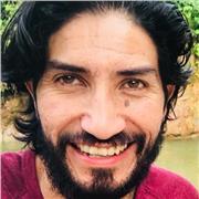 Profesor de Matemáticas imparte clases para jovenes de bachillerato y universidad