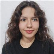 Profesora de ciencias políticas con énfasis en historia de colombia para dictar clases a niños, adolescentes o universitarios