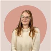 Formatrice indépendante en communication et marketing, forte de 7 années d'expérience en agence et 3 années de formation spécialis