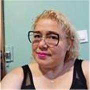 Soy una persona empaticay con mucha tolerancia capacitada para enseñar y fortalecer la lengua castellana 