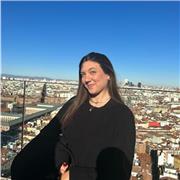 Profesora de Guitarra, nivel básico y medio. También refuerzo en lenguaje y harmonía.