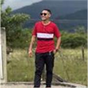 Docente de preescolar y básica primaria promoviendo la lectura y la
escritura como herramientas 
de comprensión e interpretación