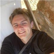 Étudiant en médecine, présent pour aider des élèves du niveau collège au lycée