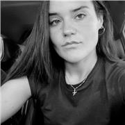 Doy clases a alumnos/as de educación primaria, apoyo durante el curso en las diversas asignaturas y repasos cara a época de examen