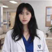 Profesora de español imparte clases a niños de todas las edades