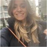 Maestra titulada en Educación Infantil, con más de diez años de experiencia.