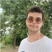 Laureato magistrale in Lettere moderne dà lezioni ai ragazzi delle scuole elementari e medie