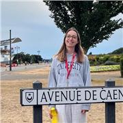 Diplômée d'une Licence en Langues Etrangères Appliquées finalisée à Portsmouth, je donne des cours d'Anglais en ligne et à Caen.