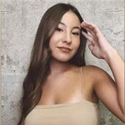 Soy  estudiante,me gustan los idiomas y tengo nivel básico de francés sin título oficial,nivel de bachillerato y b2 de inglés