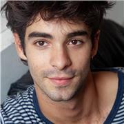 Buongiorno, sono Marcello, ho 23 anni, sono praticamente madrelingua inglese e di ripetizioni