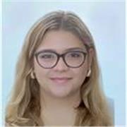 Joven estudiante que quiere impartir clases a niños de primaria, especializada en salud y cuidado de niños de 3 a 10 años 