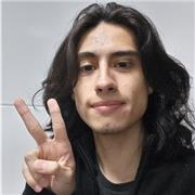 Profesor de apoyo escolar enfocado a estudiantes de básica y media en formato online