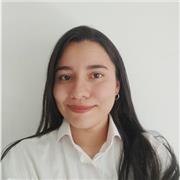 Auxiliar de primera infancia con experiencia en brindar apoyo a niños en sus actividades escolares