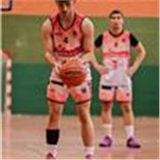 Profesor de baloncesto apto para todo tipo de niveles ya que juego a nivel profesional 