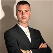 Profesor de comunicación para todos los niveles. Experto en profesionales, pero con background también con niños y adolescentes. 