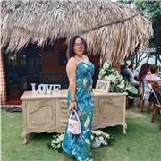 Estudiante de administración pública, especialista en dar clases de niños de primer grado