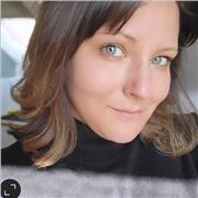 Anglophone native avec un bac +5 en TESOL, spécialisée dans l'anglais médical grâce à ma formation d'infirmière !