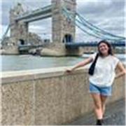 Hola! Soy Alfonsina. Titulada en C2 Proficiency por Cambridge (CPE), doy clases personalizadas de inglés para todos los niveles.