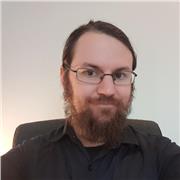 Experienced English tutor, helping with grammar, exams, and fluency