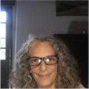 Madrelingua inglese disponibile per lezioni online a ragazzi ed adulti.