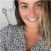 Doy clases particulares de inglés, con nivel First de Cambridge. También de lengua castellana, habiendo terminado el bachillerato con Matrícula de Honor