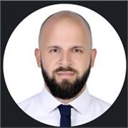 English teacher with over 12 years of experience working with teenagers and adults