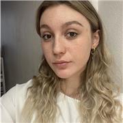 Etudiante, donne des cours de soutiens scolaire et d’aide aux devoirs