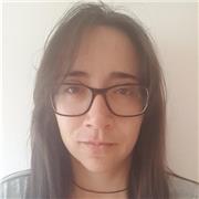 graduada en adminstración y dirección de empresas, además de tener una FP de administrativo grado superior.