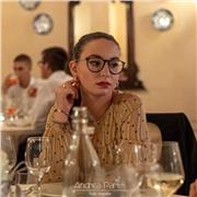 Ragazza disponibile per ripetizioni