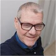 Qualified Teacher and native speaker (from Australia) for English and other Subjects