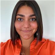 Je me consacrerais à enseigner les bases de l'anglais aux jeunes enfants et à tout adulte qui en a besoin. Je peux également préparer les examens de Cambridge jusqu'au niveau C1, les aidant ainsi à améliorer la grammaire et le vocabulaire