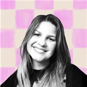 I’m a friendly illustrator and designer offering relaxed drawing lessons for beginners or anyone wanting to build confidence.