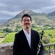 Graduado por el conservatorio superior imparte clases de Lenguaje Musical, Iniciación Musical, Clarinete y Piano