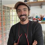 Estudiante de ingeniería preparando para clases hasta nivel bachillerato.