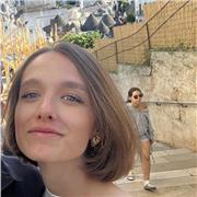 Laureata in lettere offre lezioni private di lettere e storia dell'arte a Milano per studenti di medie e superiori.