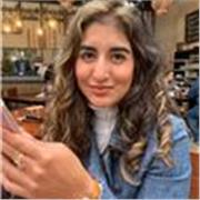 Bonjour ou bien mieux Hola! Je m'appelle Claudia, je viens du Pérou, un endroit merveilleux. Ma langue maternelle est l'espagnol et j'aime personnellement l'enseigner. Je crois que la meilleure façon d'apprendre une langue est de parler avec une personne 