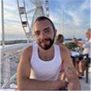 Offro lezioni private a bambini per sostenerli durante il momento dei compiti per materie quali: inglese, matematica, italiano