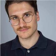 Étudiant Diplomé de SciencesPo Paris Billingue en Anglais, Français, Allemand et Espagnol